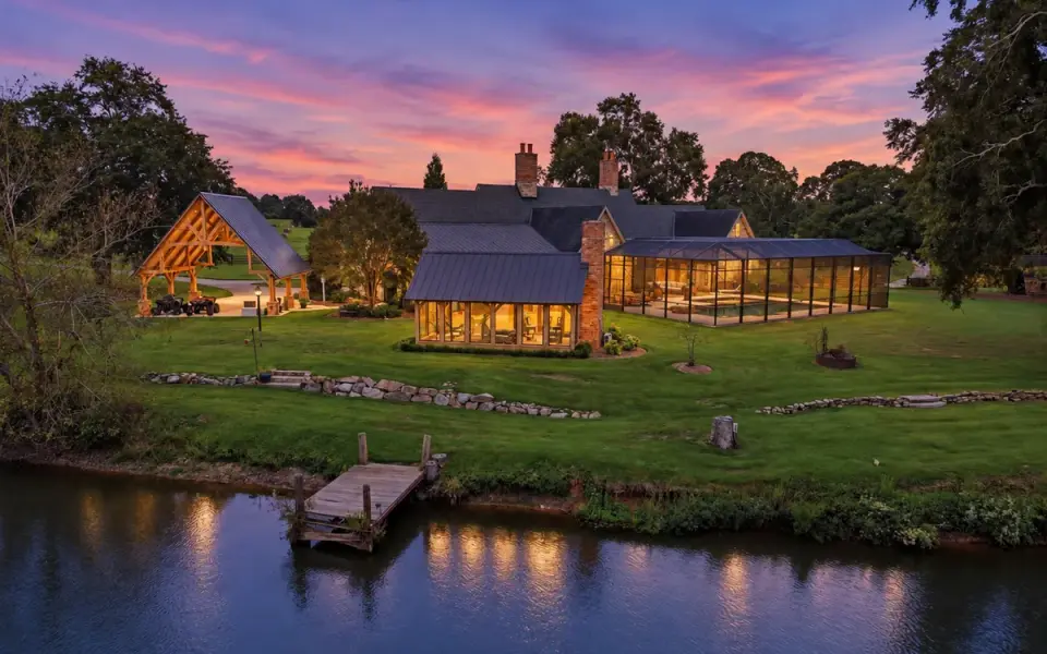 Real Estate Photography by Taylor Farrow
